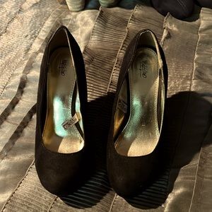 Mossimo black suede wedges